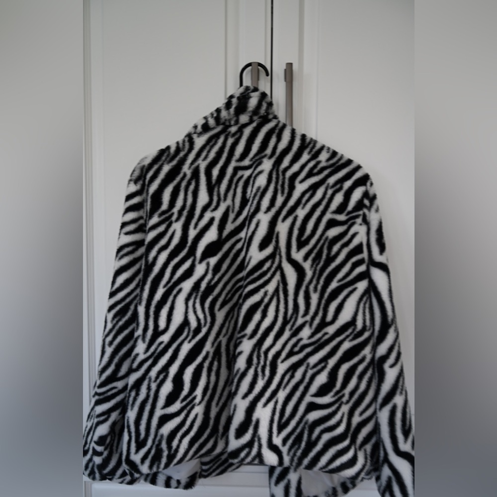 Zebra coat - Picture 3 of 3